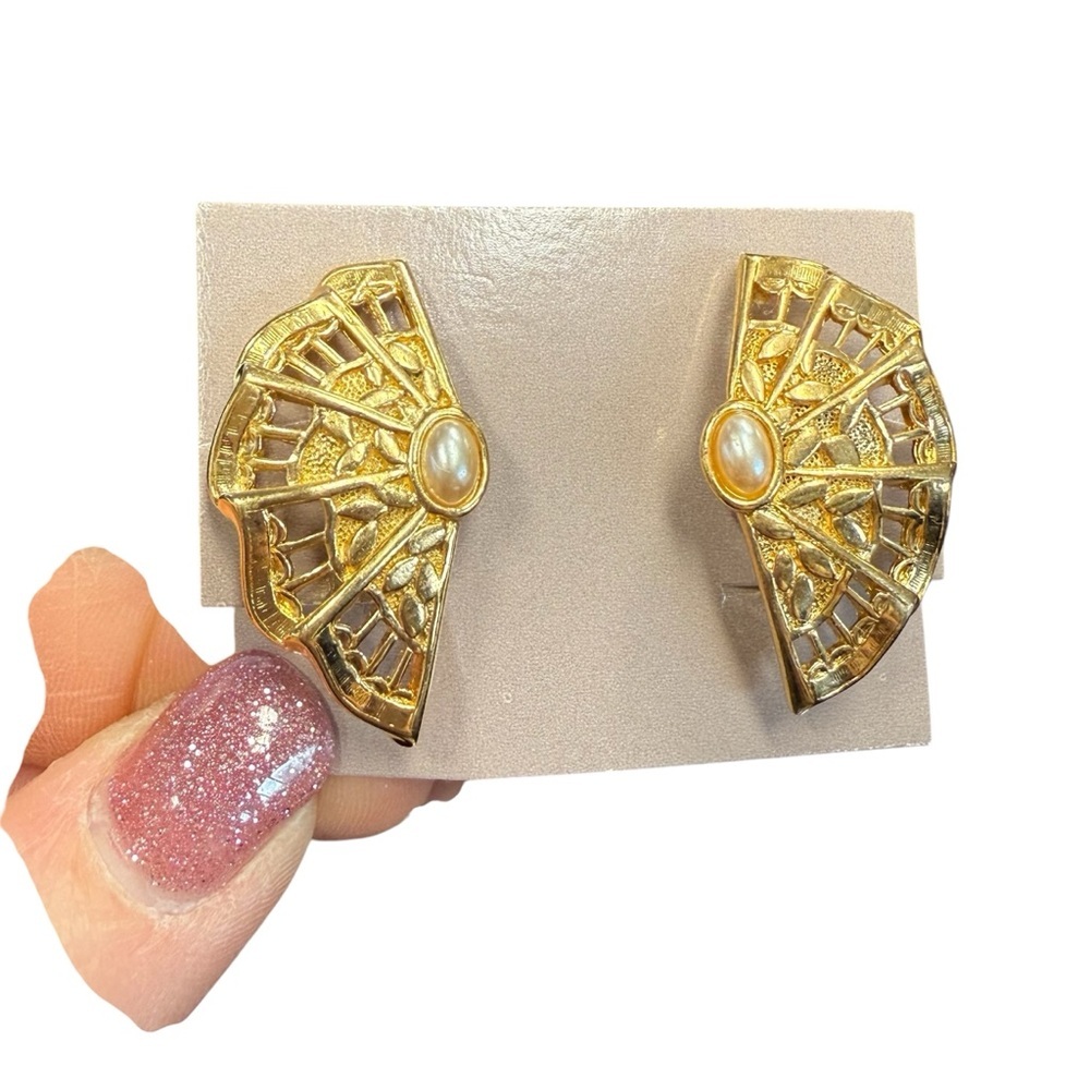 Avon “moonlight lace” Fan-Shaped clip Earrings NIB vintage 1988